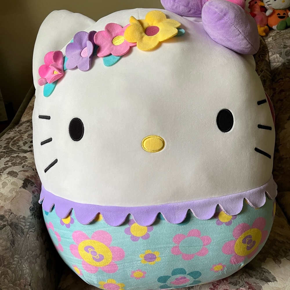 Hello Kitty Squishmallow